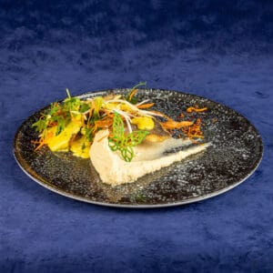 FILE DE DORADA CU PIURE DE PASTARNAC SI SOS OLANDEZ (200/100/50)